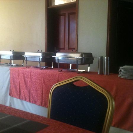 Westcliff Hotel Lira Екстериор снимка