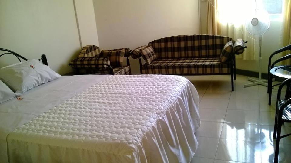 Westcliff Hotel Lira Екстериор снимка