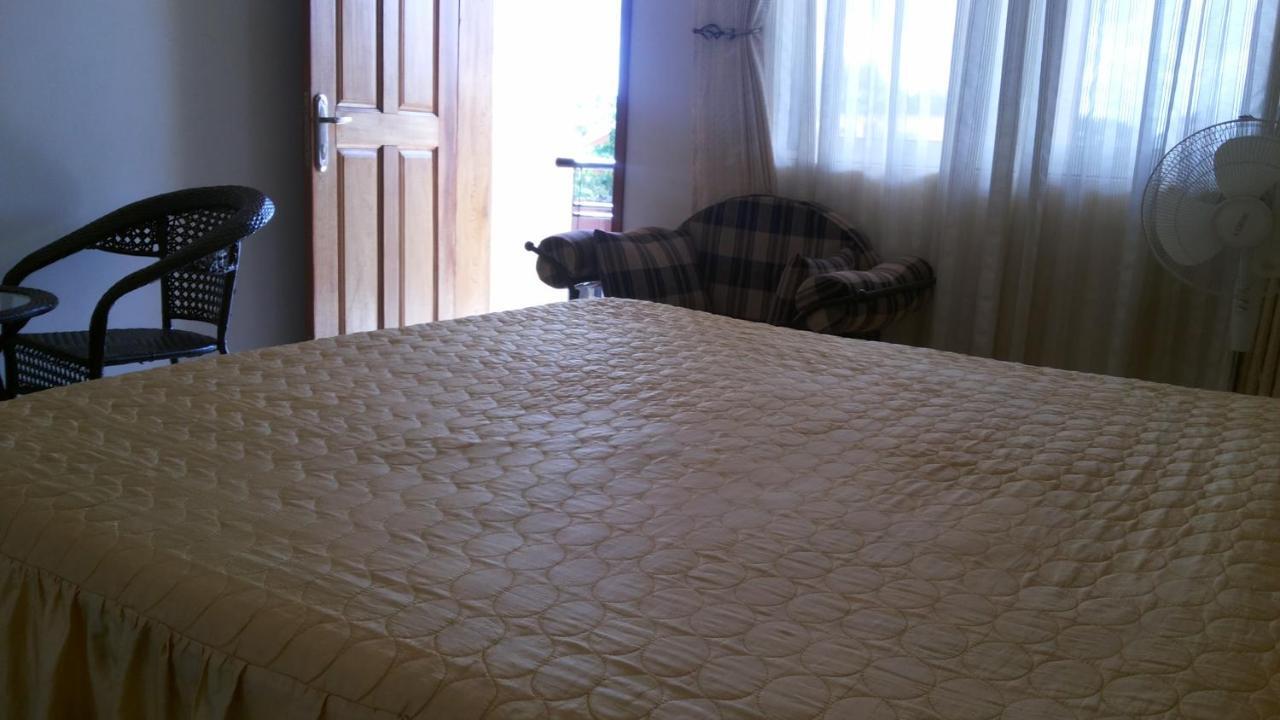 Westcliff Hotel Lira Екстериор снимка
