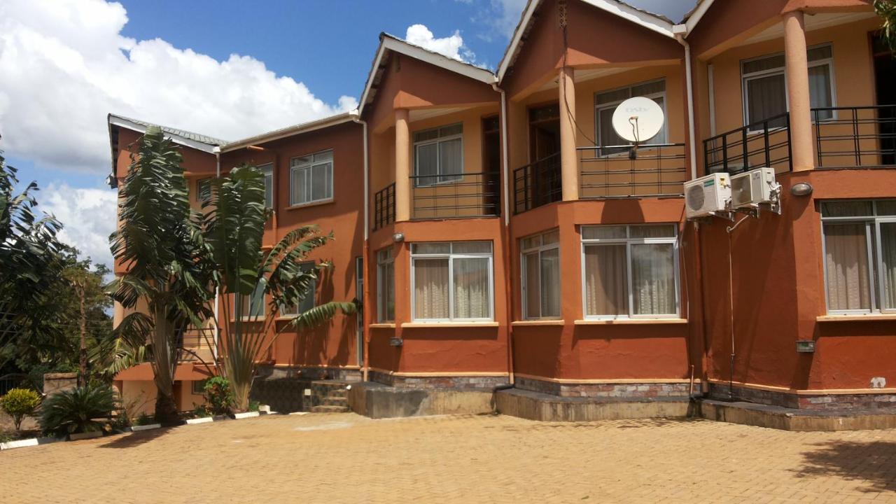 Westcliff Hotel Lira Екстериор снимка