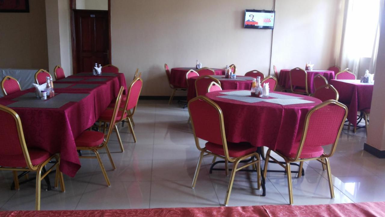Westcliff Hotel Lira Екстериор снимка