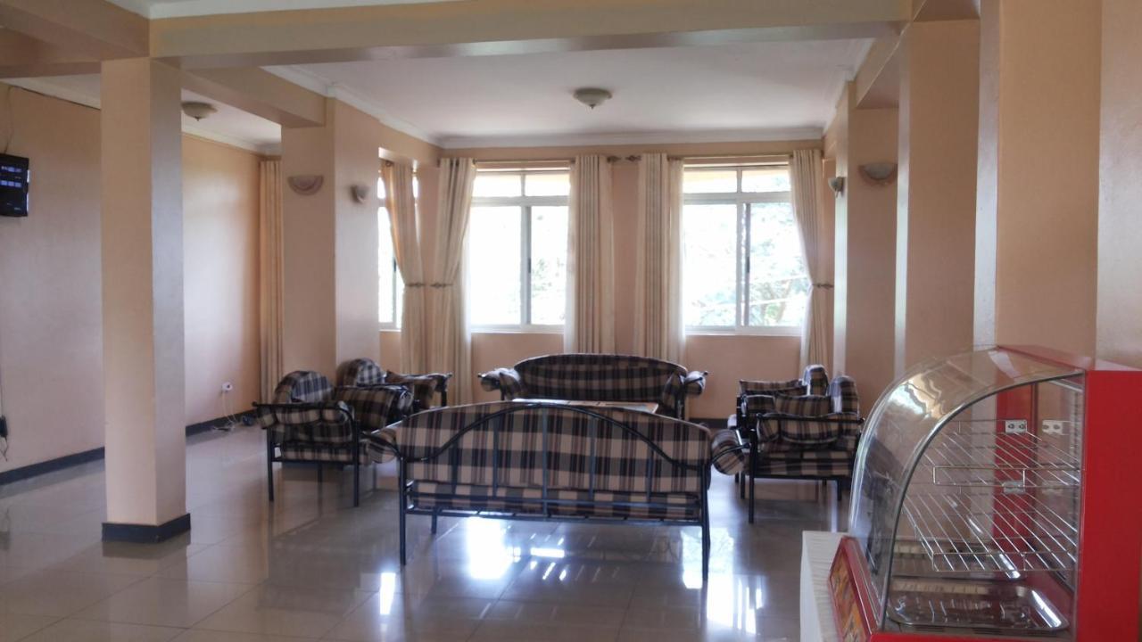 Westcliff Hotel Lira Екстериор снимка