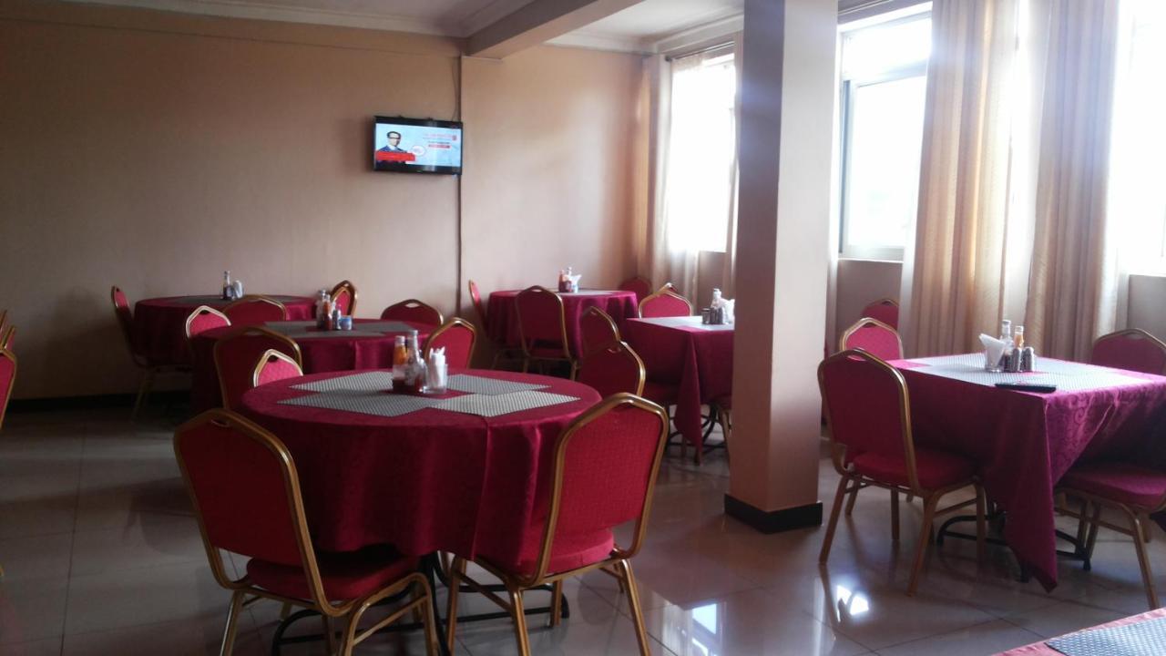 Westcliff Hotel Lira Екстериор снимка