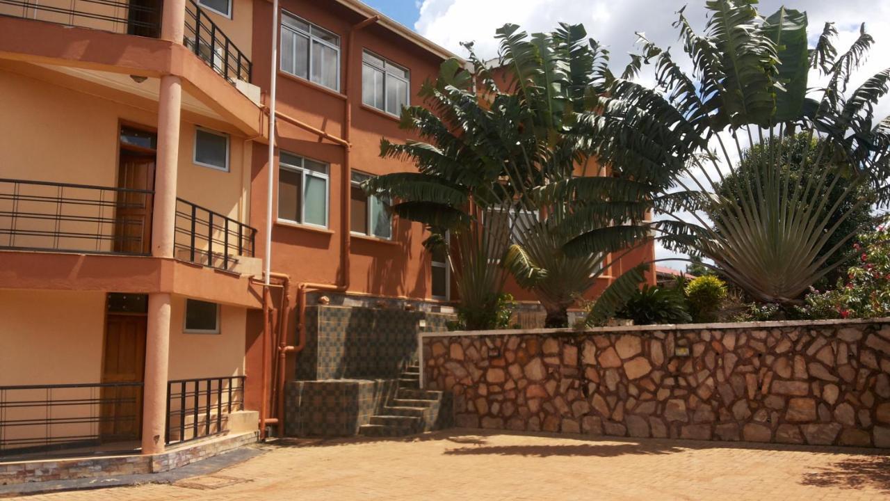 Westcliff Hotel Lira Екстериор снимка