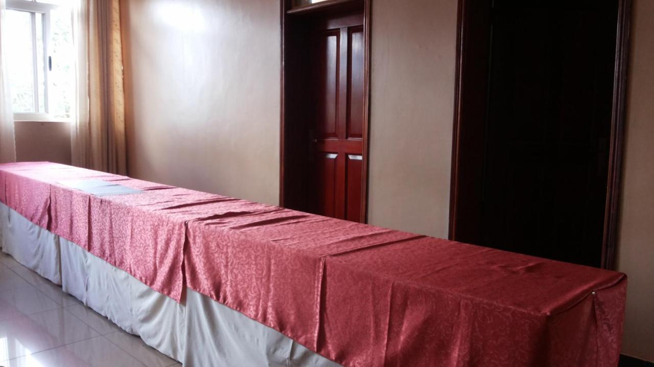 Westcliff Hotel Lira Екстериор снимка