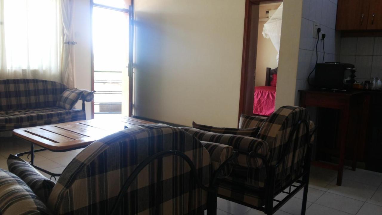 Westcliff Hotel Lira Екстериор снимка