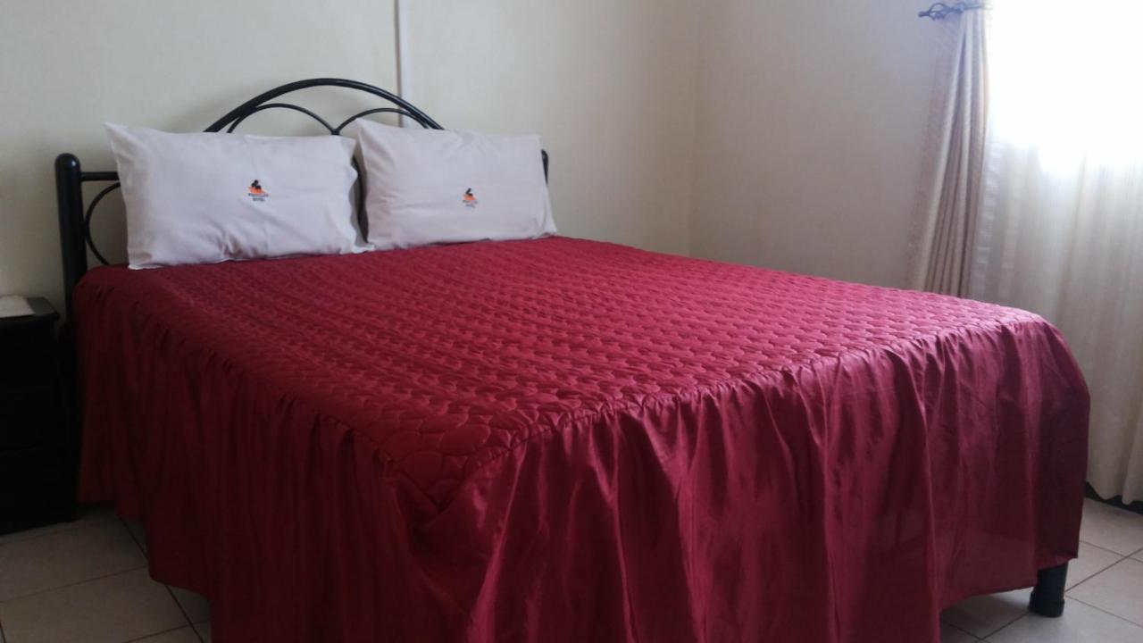 Westcliff Hotel Lira Екстериор снимка