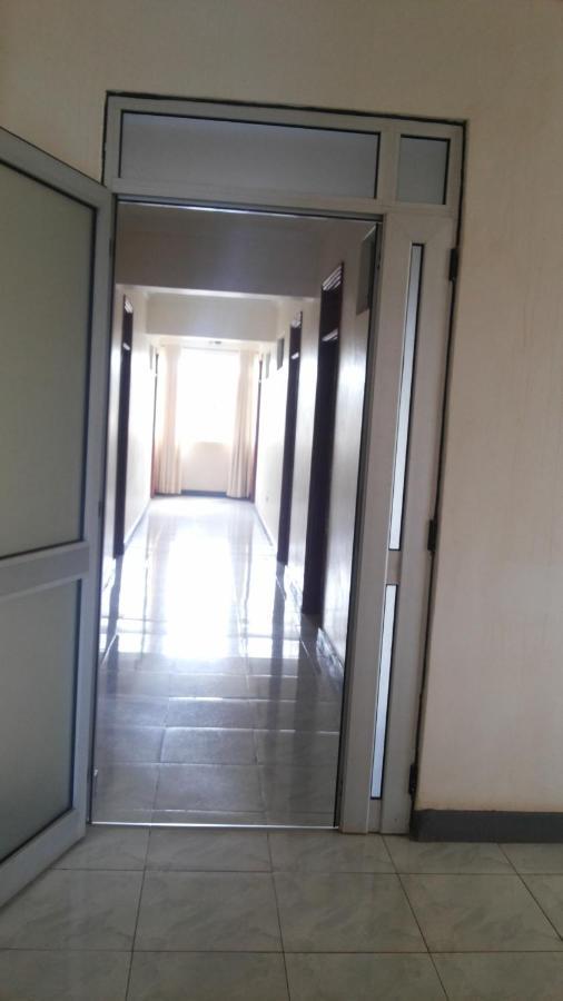 Westcliff Hotel Lira Екстериор снимка