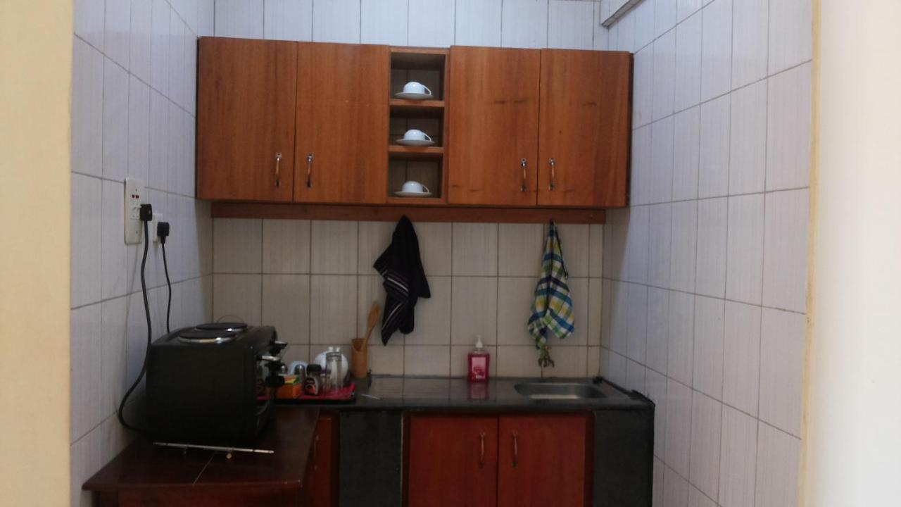 Westcliff Hotel Lira Екстериор снимка