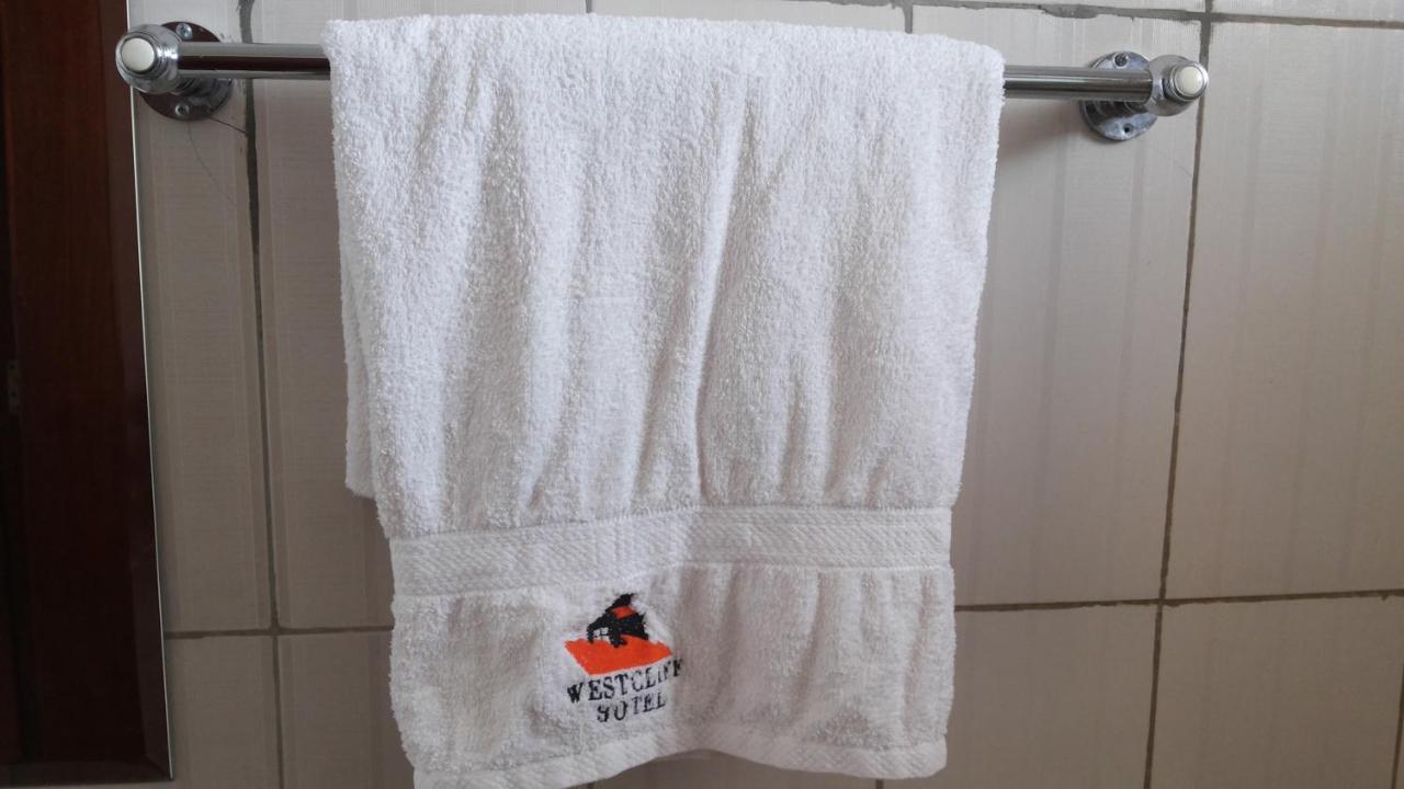 Westcliff Hotel Lira Екстериор снимка