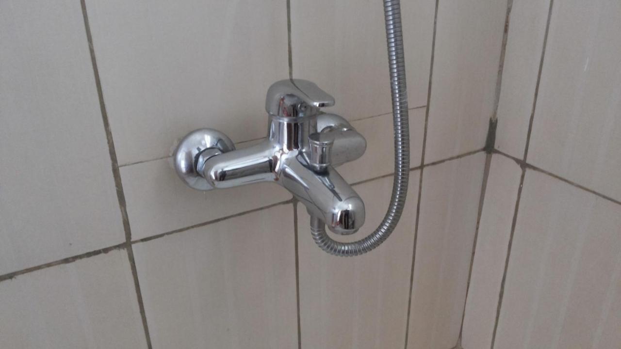 Westcliff Hotel Lira Екстериор снимка
