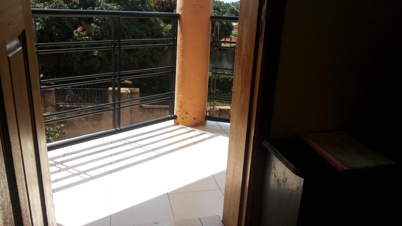 Westcliff Hotel Lira Екстериор снимка